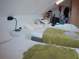 Camsoda Free Porn Cam of voyeurcam-julmodels-bed-4