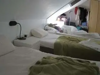 Camsoda Free Porn Cam of voyeurcam-julmodels-bed-4