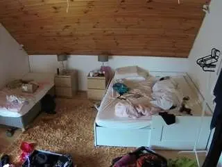 Camsoda Best Webcam of voyeurcam-julmodels-whitebed-2