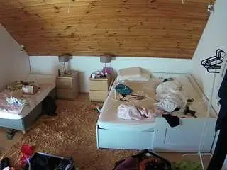 Camsoda Live Porn of voyeurcam-julmodels-whitebed-2