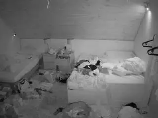 Camsoda Sex Cam of voyeurcam-julmodels-whitebed-2