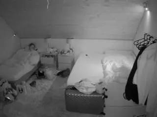 Camsoda Adult Webcams of voyeurcam-julmodels-whitebed-2