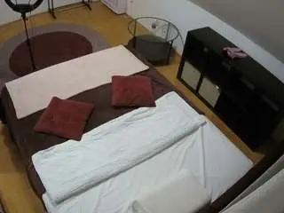 Camsoda Free Live Porn of voyeurcam-julmodels-whitebed-2