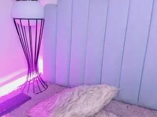 Camsoda Sex Cam of violeta-olsen