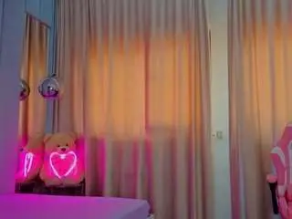 Camsoda Best Webcam of reina-cummingss