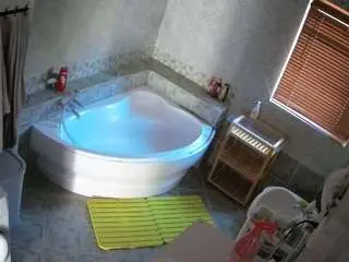 Camsoda Live Sex of voyeurcam-julmodels-bath-1st-2