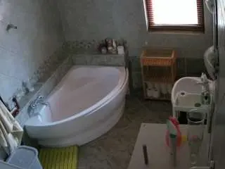 Camsoda Live Sex of voyeurcam-julmodels-bath-1st-2