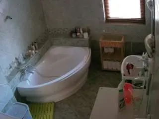 Camsoda Best Webcam of voyeurcam-julmodels-bath-1st-2