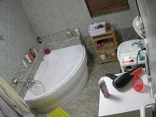 Camsoda Nude Webcam of voyeurcam-julmodels-bath-1st-2