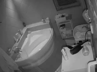 Camsoda Adult Video Chat of voyeurcam-julmodels-bath-1st-2