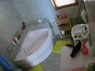 Camsoda Adult Webcam of voyeurcam-julmodels-bath-1st-2