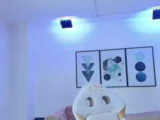 Camsoda Nude Webcam of tamaragrays