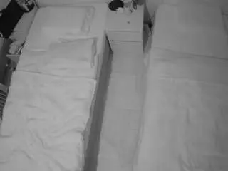 Camsoda Live Sex Cam of voyeurcam-julmodels-bed-5