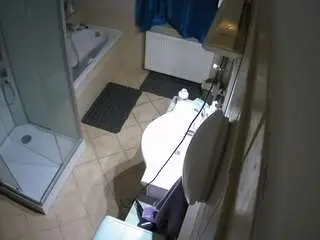 Camsoda Best Webcam of voyeurcam-julmodels-bath-2nd-2