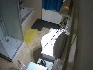 Camsoda Free Live Porn of voyeurcam-julmodels-bath-2nd-2