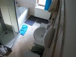 Camsoda Sex Chat of voyeurcam-julmodels-bath-2nd-2