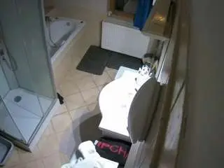 Camsoda Free Live Porn of voyeurcam-julmodels-bath-2nd-2