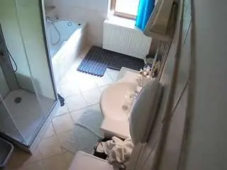 Camsoda Live Porn of voyeurcam-julmodels-bath-2nd-2