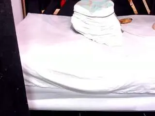 Camsoda Watch Live Sex Cams of sara-tompsonn