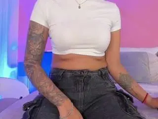 Camsoda Live Porn of alaia-manson