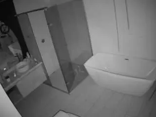 Camsoda Adult Video Chat of voyeurcam-casa-salsa-bathroom-2