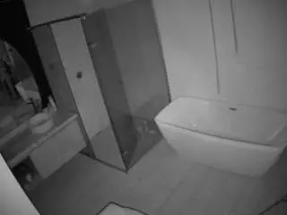 Camsoda Sex Chat of voyeurcam-casa-salsa-bathroom-2