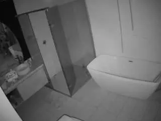 Camsoda Nude Webcam of voyeurcam-casa-salsa-bathroom-2