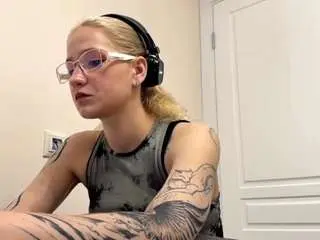 Camsoda Watch Live Sex Cams of emabraatz