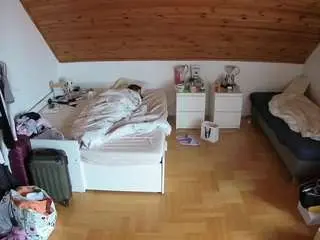 Camsoda Live Sex of voyeurcam-julmodels-greybed-3