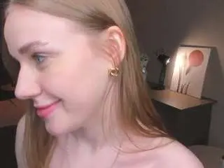 Camsoda Nude Webcam of edlindollins