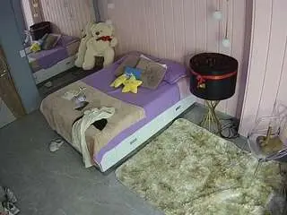 Camsoda Live Sex of voyeurcam-casa-salsa-bedroom-2