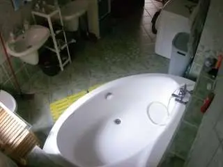 Camsoda Adult Video Chat of voyeurcam-julmodels-bath-1st-1