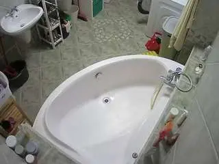 Camsoda Adult Webcam of voyeurcam-julmodels-bath-1st-1