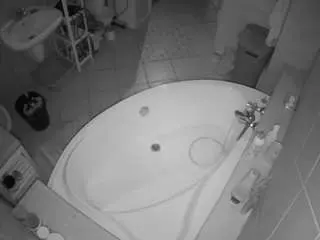 Camsoda Adult Webcam of voyeurcam-julmodels-bath-1st-1