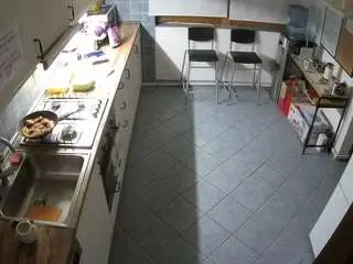Camsoda Nude Webcam of voyeurcam-julmodels-kitchen-2