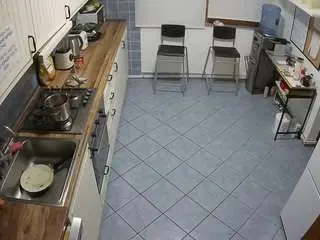 Camsoda Live Sex Cam of voyeurcam-julmodels-kitchen-2