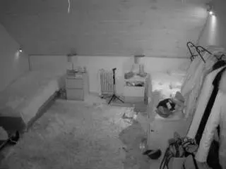 Camsoda Adult Webcams of voyeurcam-julmodels-whitebed-3