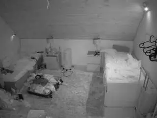Camsoda Best Webcam of voyeurcam-julmodels-whitebed-3