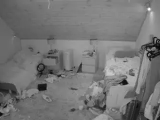 Camsoda Adult Webcam of voyeurcam-julmodels-whitebed-3