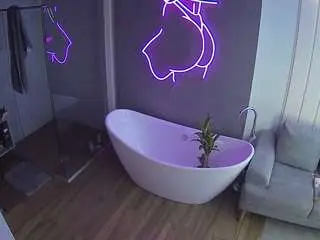 Camsoda Private Sex Chat of voyeurcam-casa-salsa-bathroom-5