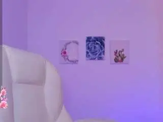 Camsoda Nude Webcam of mia-rousse11