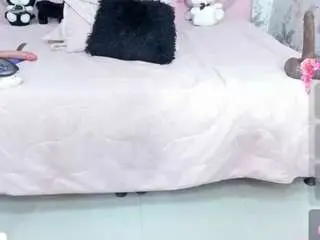 Camsoda Nude Webcam of safiro-agata