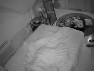 Camsoda Sex Chat of voyeurcam-julmodels-whitebed-4
