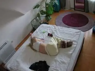 Camsoda Nude Webcam of voyeurcam-julmodels-whitebed-4