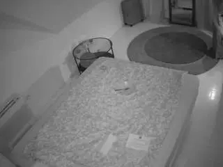 Camsoda Nude Webcam of voyeurcam-julmodels-whitebed-4