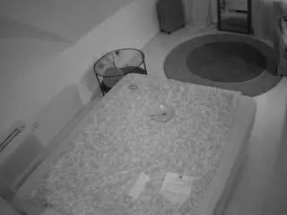 Camsoda Live Sex of voyeurcam-julmodels-whitebed-4