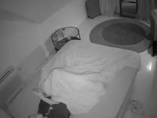 Camsoda Adult Webcams of voyeurcam-julmodels-whitebed-4