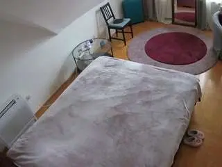 Camsoda Best Webcam of voyeurcam-julmodels-whitebed-4