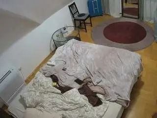 Camsoda Best Webcam of voyeurcam-julmodels-whitebed-4