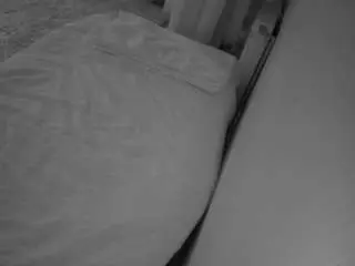 Camsoda Live Sex Cam of voyeurcam-julmodels-whitebed-4